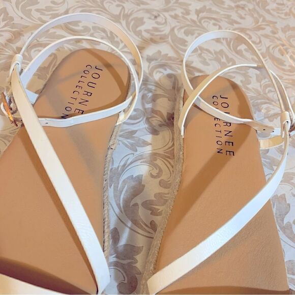 Journee Collection Sandals Wrap Around Ankle Strap White Vegan Leather Sz 6.5 - Picture 3 of 6